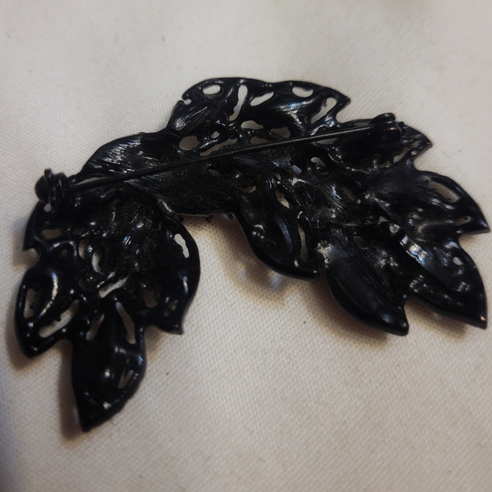 Vintage Black Metal Brooch - Picture 5 of 7